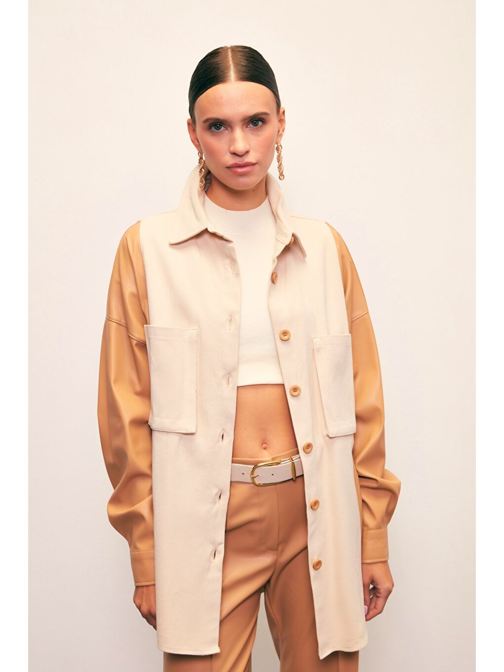 Cepli Deri Detaylı Gömlek - Bej-Taş-2