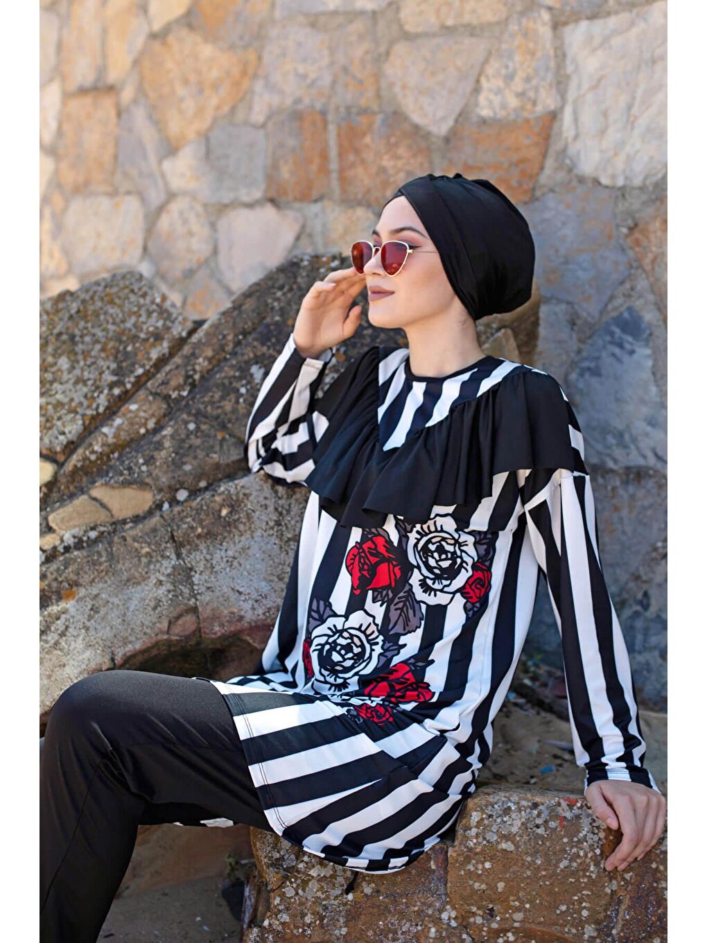 4’lü Siyah beyaz Çizgili Desenli Tam Kapalı Tesettür Mayo M2009-1