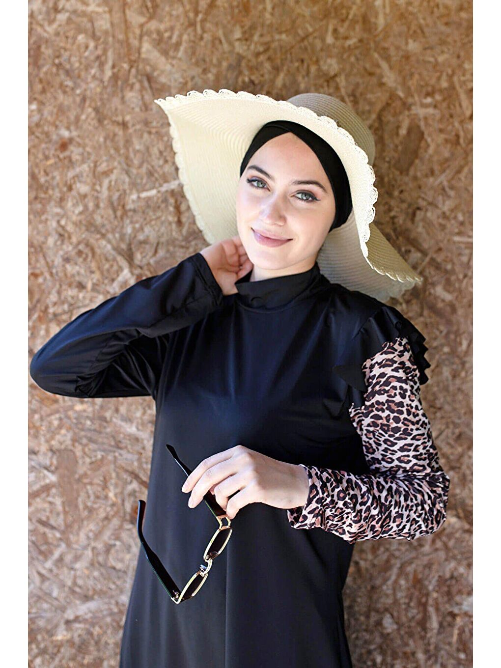 Siyah 4’lü  Leopar Kol Detaylı Tam Kapalı Tesettür Mayo M2101-3