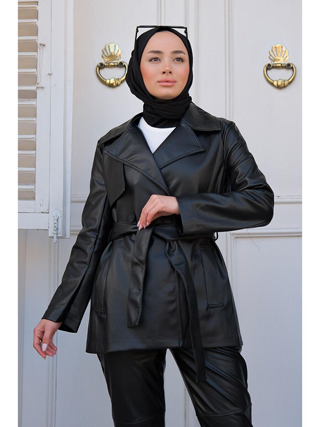 Kadın Kemerli Blazer Deri Ceket Siyah