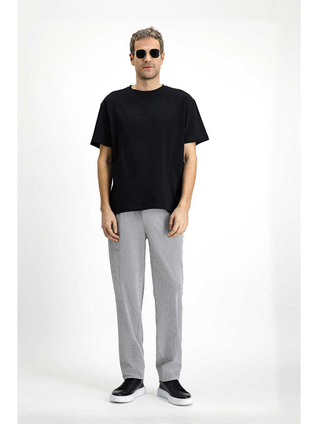 Siyah Bisiklet Yaka Oversize Pamuk Baskılı Tişört-3