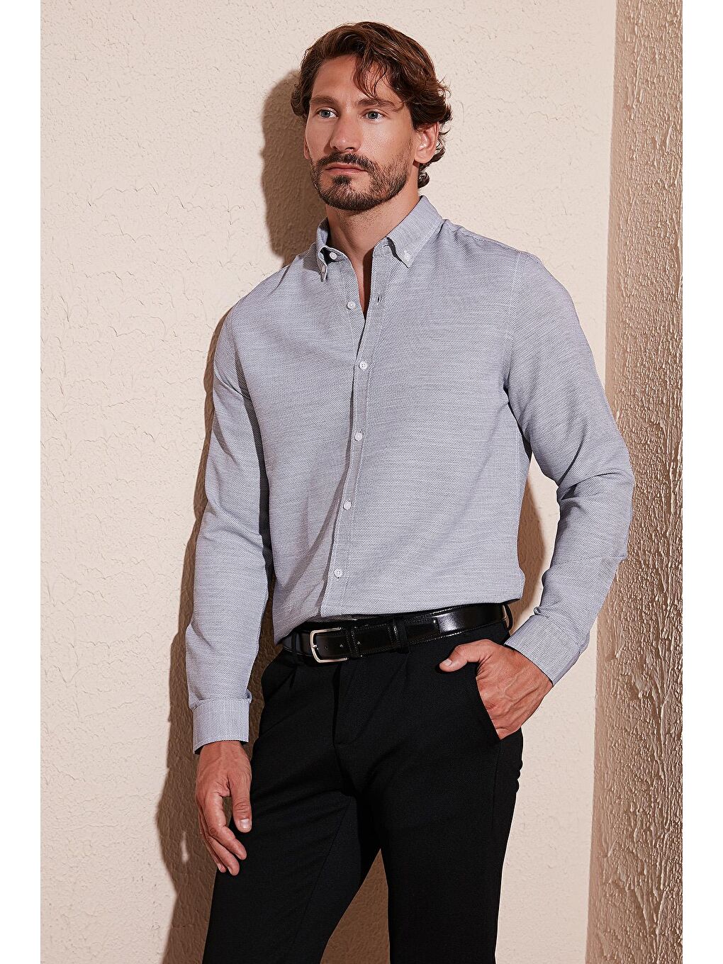 Siyah Pamuk Karışımlı Uzun Kollu Slim Fit Gömlek CF23S7494