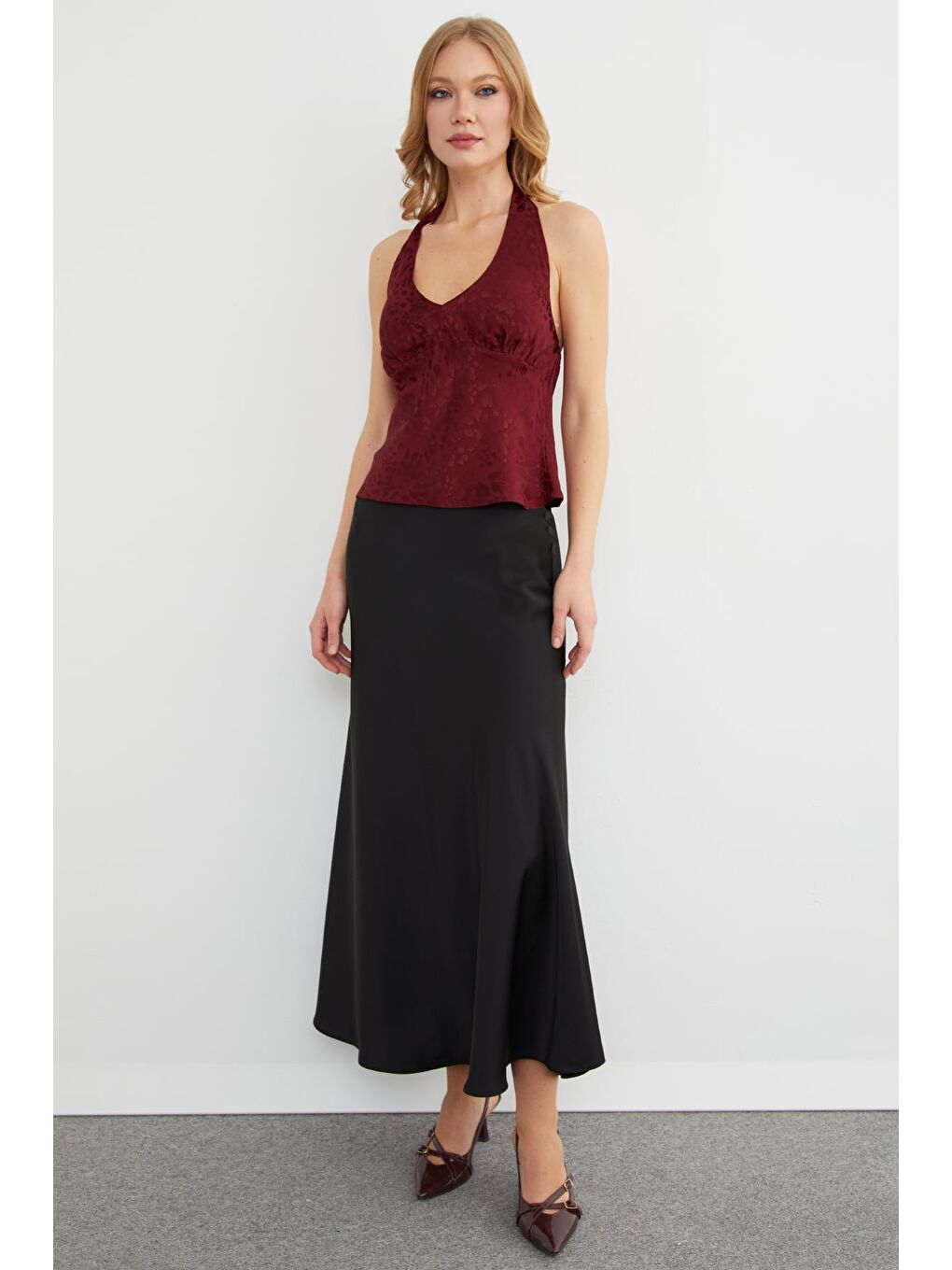 Bordo Leopar Desenli Boyundan Bağlamalı Saten Bluz-3