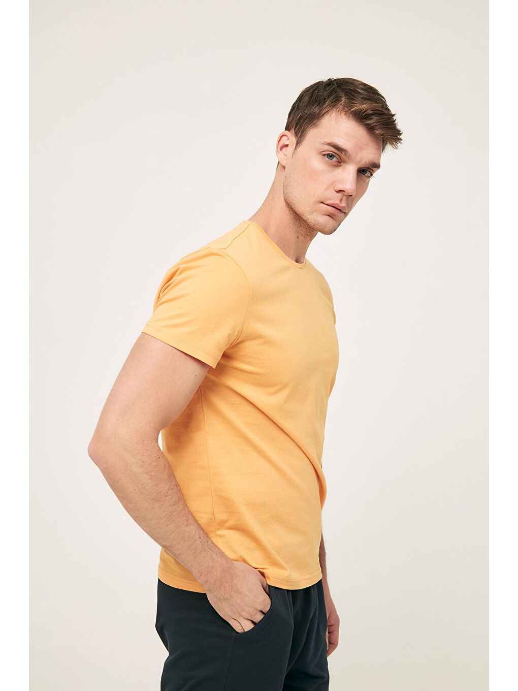 Sarı Bisiklet Yaka Basic Tişört-2