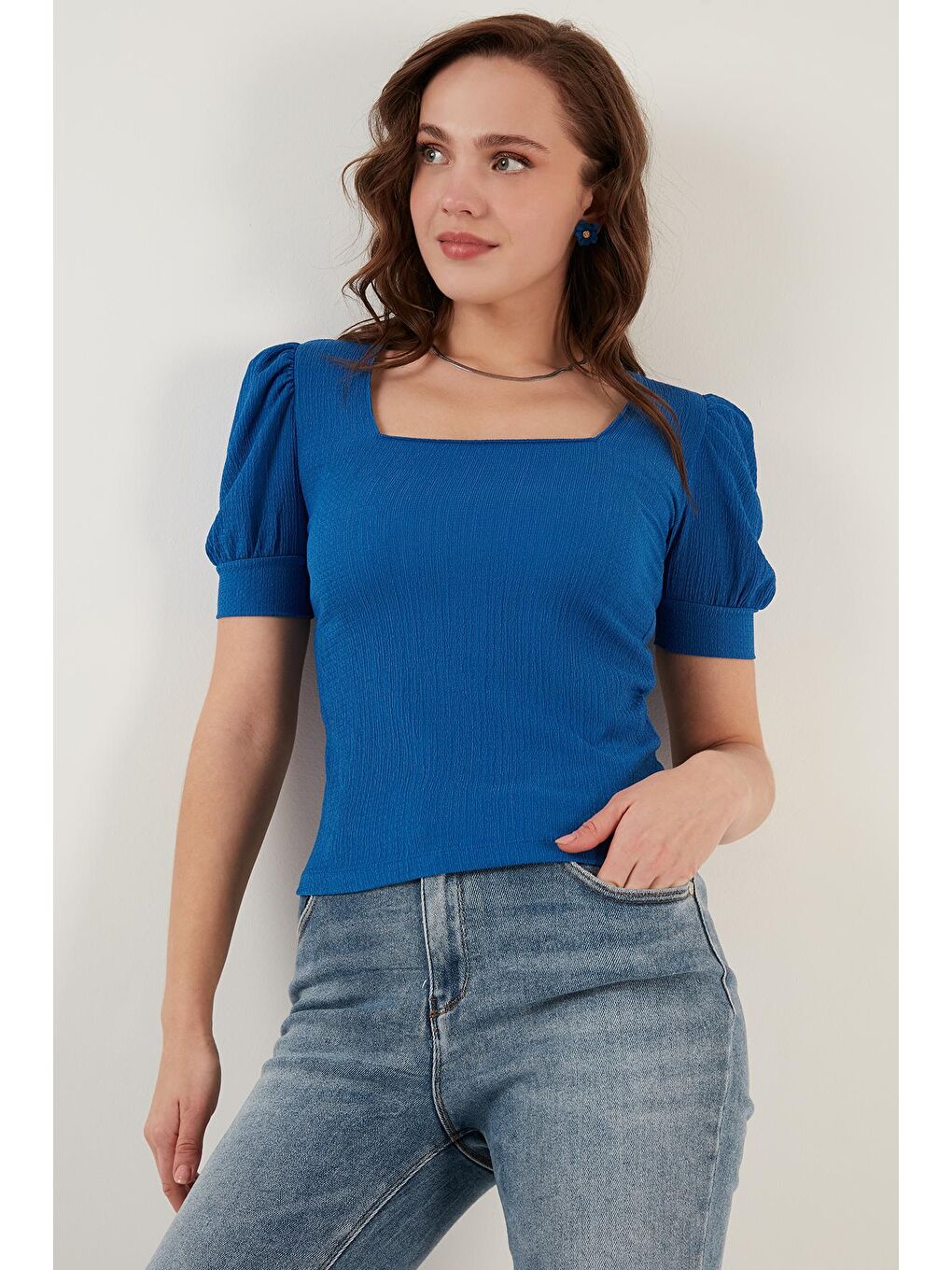 Mavi Kol Detaylı Kare Yaka Bluz 5865037-4