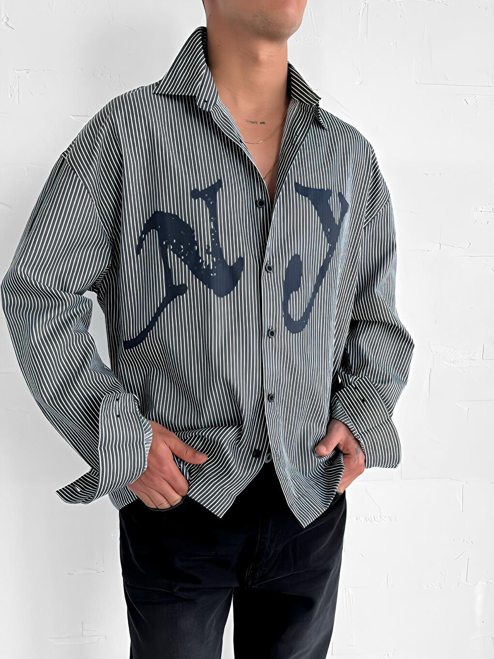 Erkek Oversize Çizgili Baskılı Gömlek Koyu Gri-1