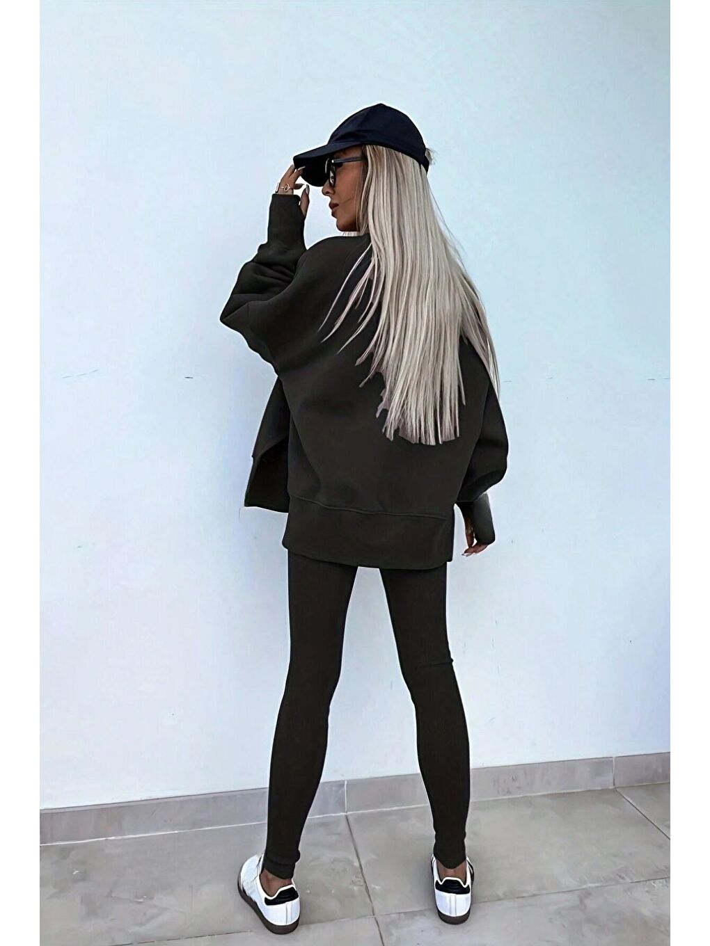 Kadın Siyah Yırtmaç Detay Bisiklet Yaka Alt Üst Taytlı Eşofman Takım-1