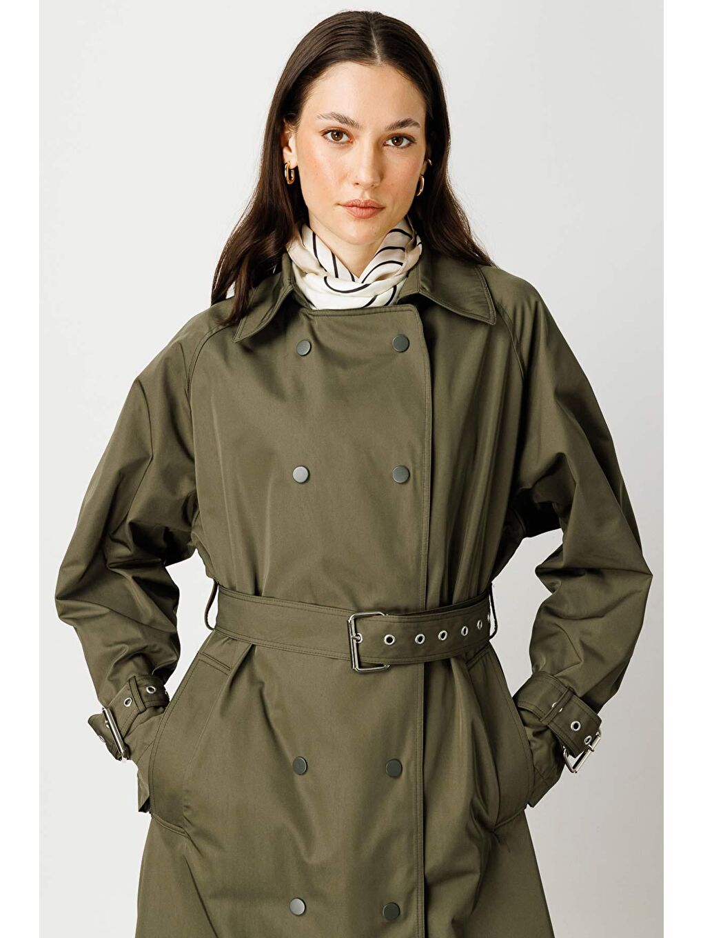 Metalik Aksesuarlı Oversize Trençkot - Haki-1