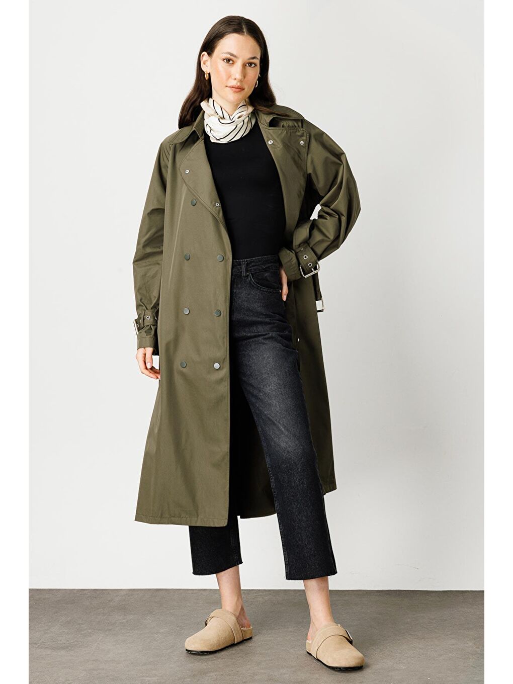 Metalik Aksesuarlı Oversize Trençkot - Haki-3