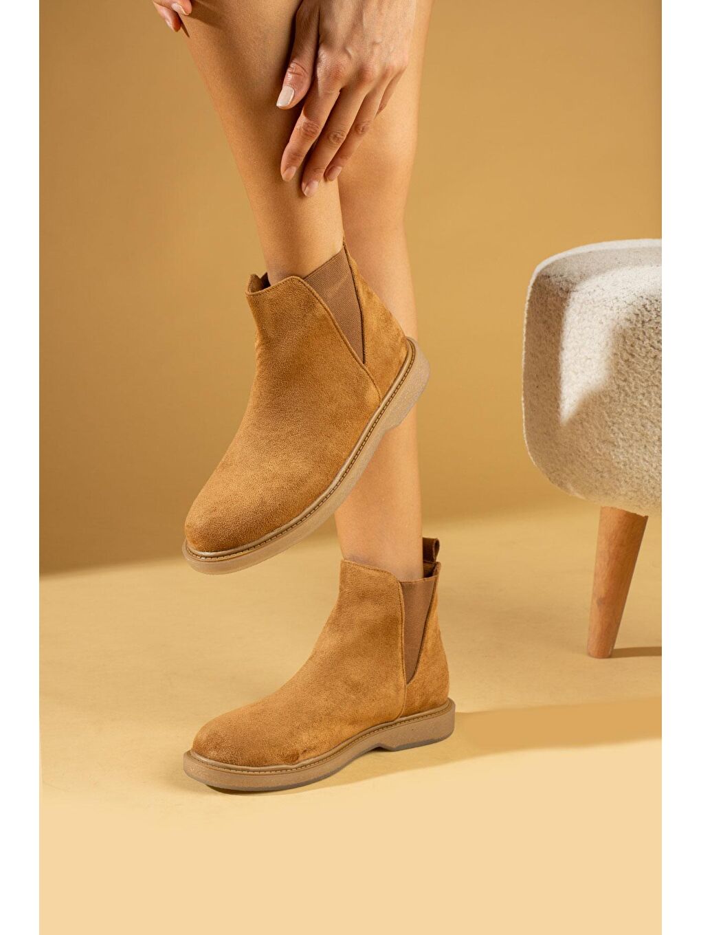 Kahverengi Kauçuk Taban Lastikli Sıcak Astar Kadın Bot 024-974-23Süet-1