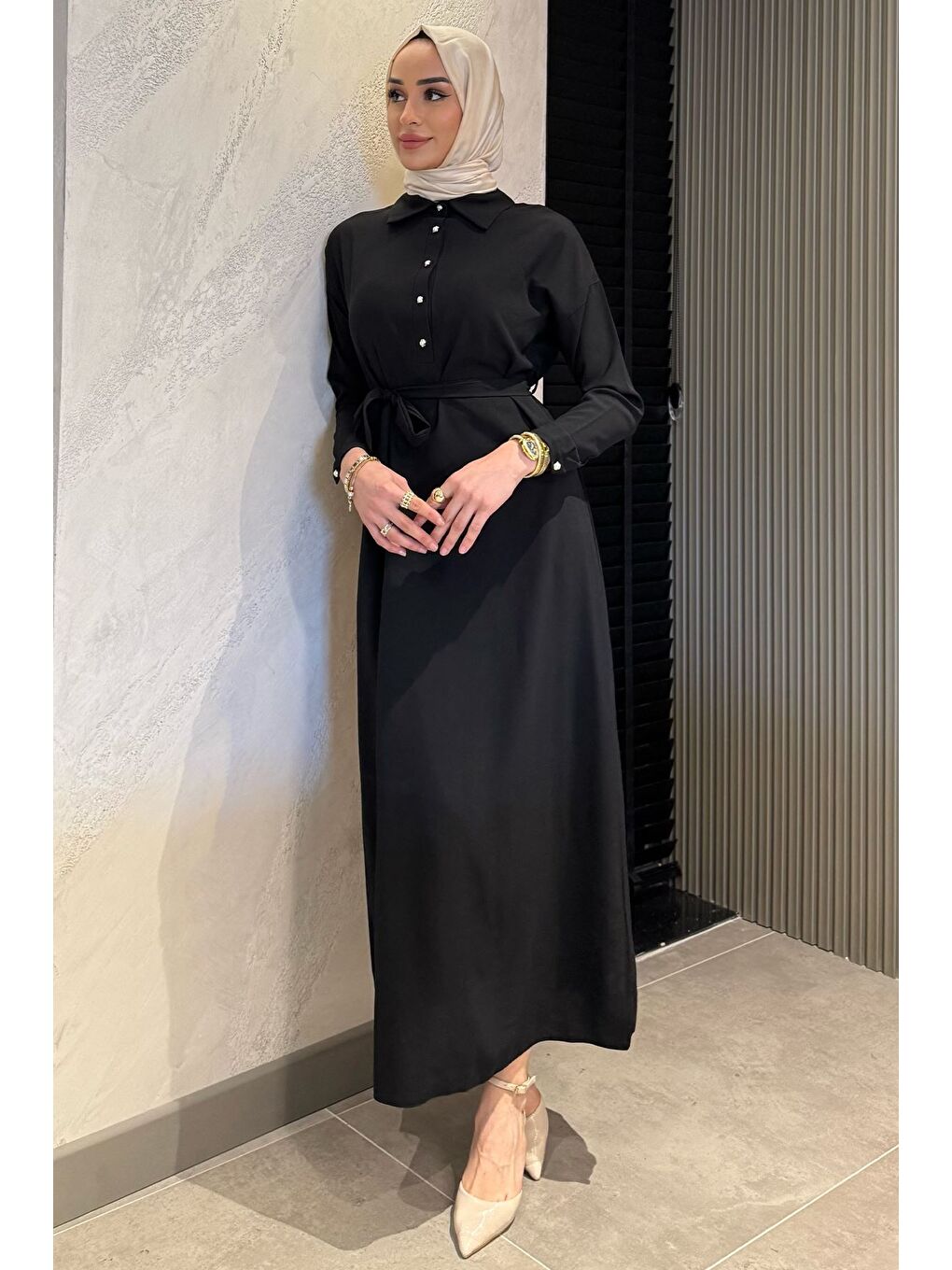 Siyah Kadın Polo Yaka Yarım Düğmeli Bel Kuşaklı Tesettür Elbise