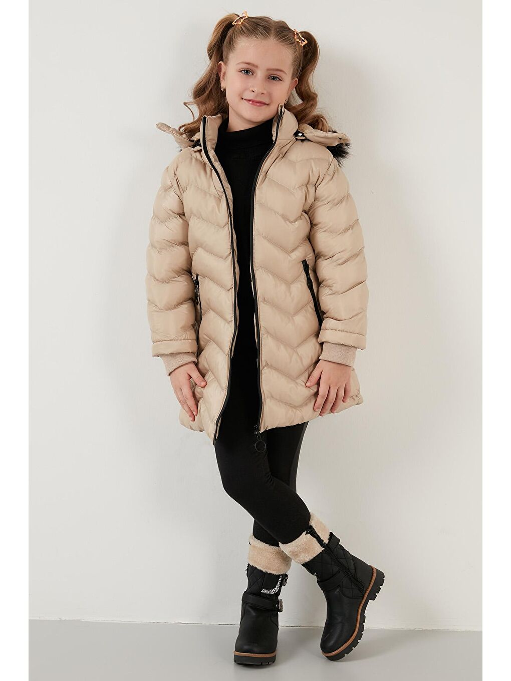Kahverengi Pelüş Astarlı Yakası Suni Kürklü Çıkarılabilir Kapüşonlu Kışlık Mont 5766041-3