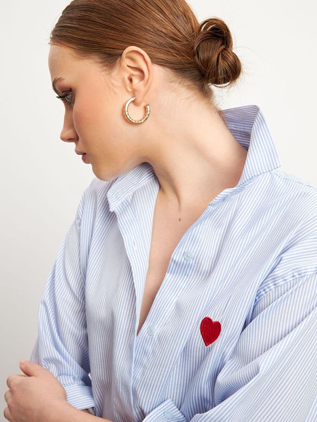 Kadın Bebe Mavisi Kalp Baskılı Çizgili Gömlek-3