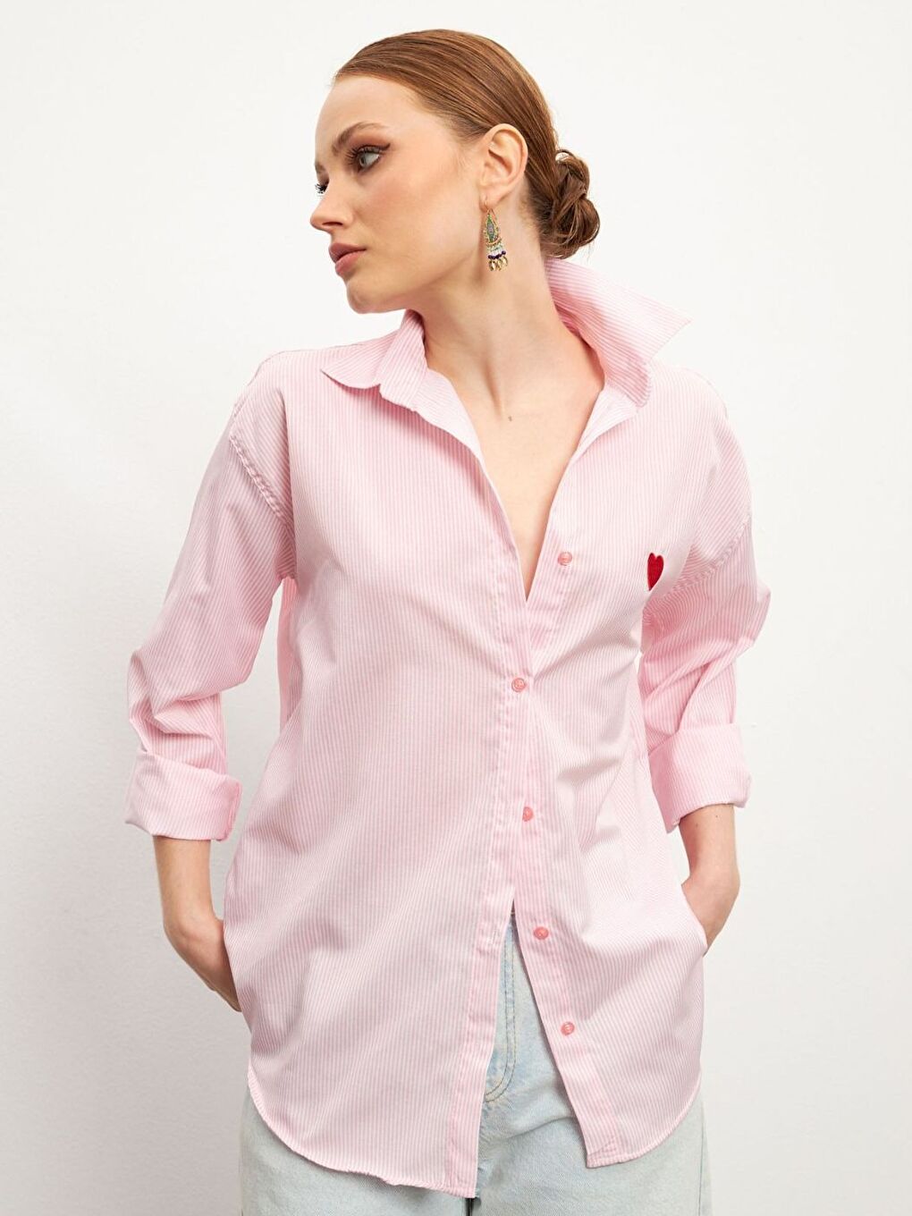 Kadın Pembe Kalp Baskılı Çizgili Gömlek-2
