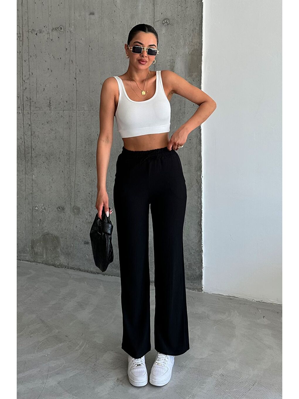 Kadın Siyah İspanyol Paça Rahat Kalıp Pantolon-1