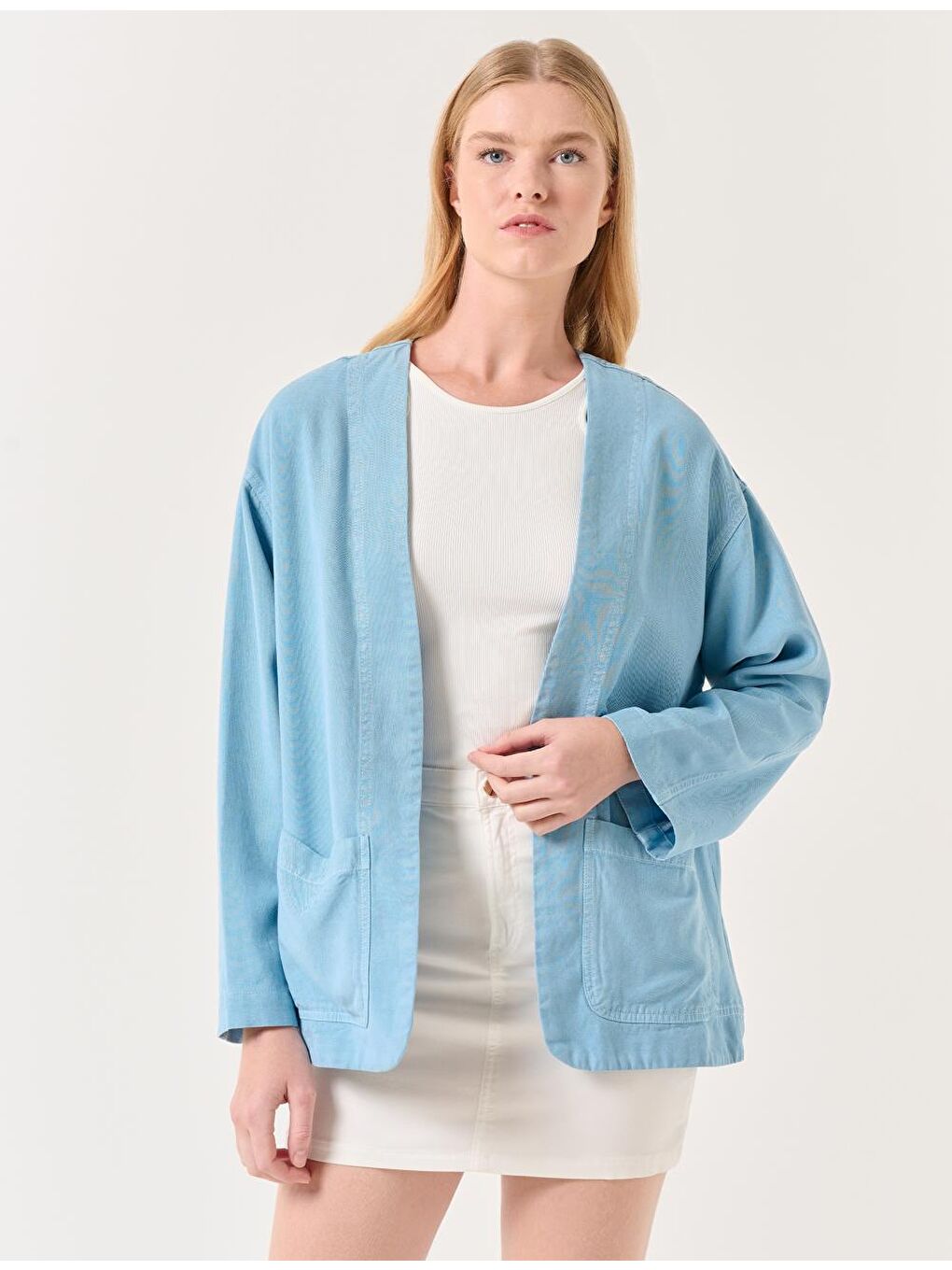 Açık Tozlu Mavi Açık Yaka Uzun Kollu Cepli Dokuma Ceket-3