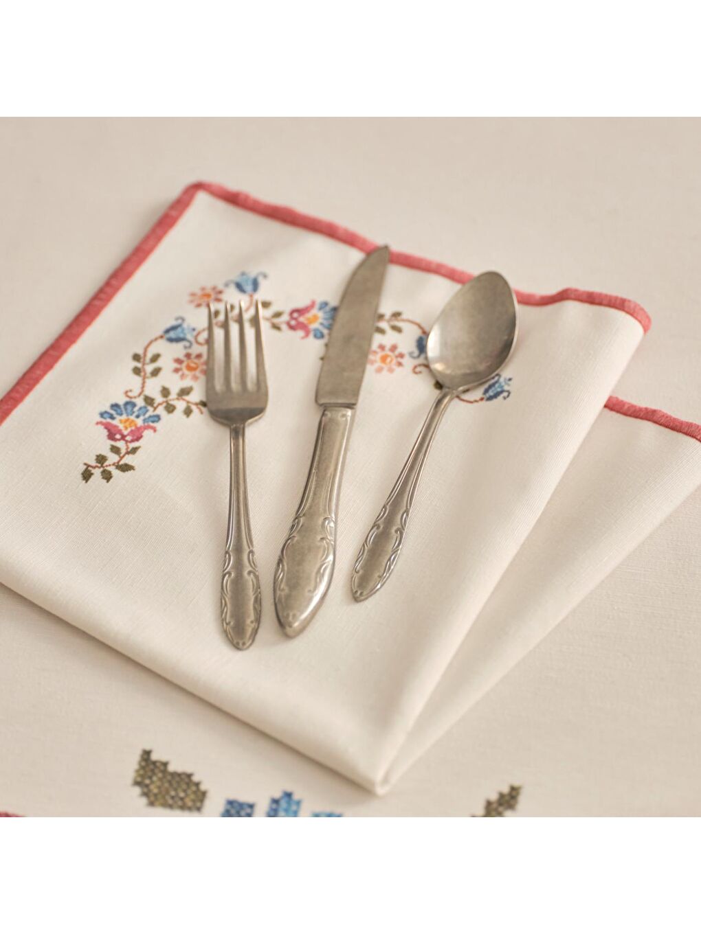 Bella Maison Gri Vintage 18 Parça 6 Kişilik Tatlı Çatal Kaşık Bıçak Takımı Silver - 1