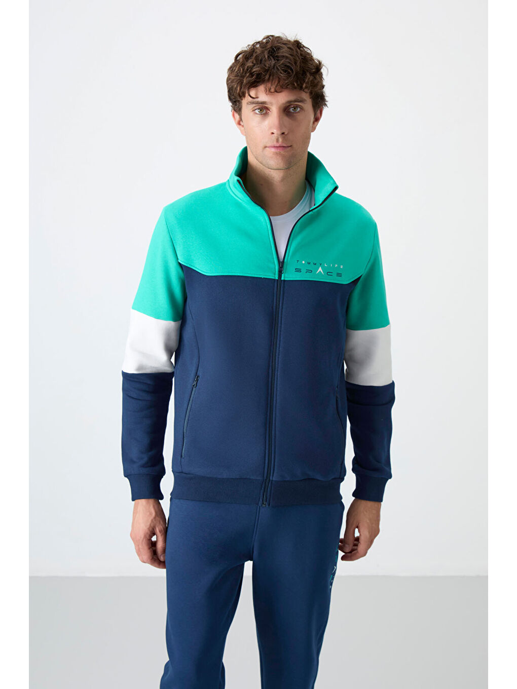 İndigo Dik Yaka  Renk Geçişli Baskı Detaylı Standart Kalıp Erkek Eşofman Takımı  - 85186-1