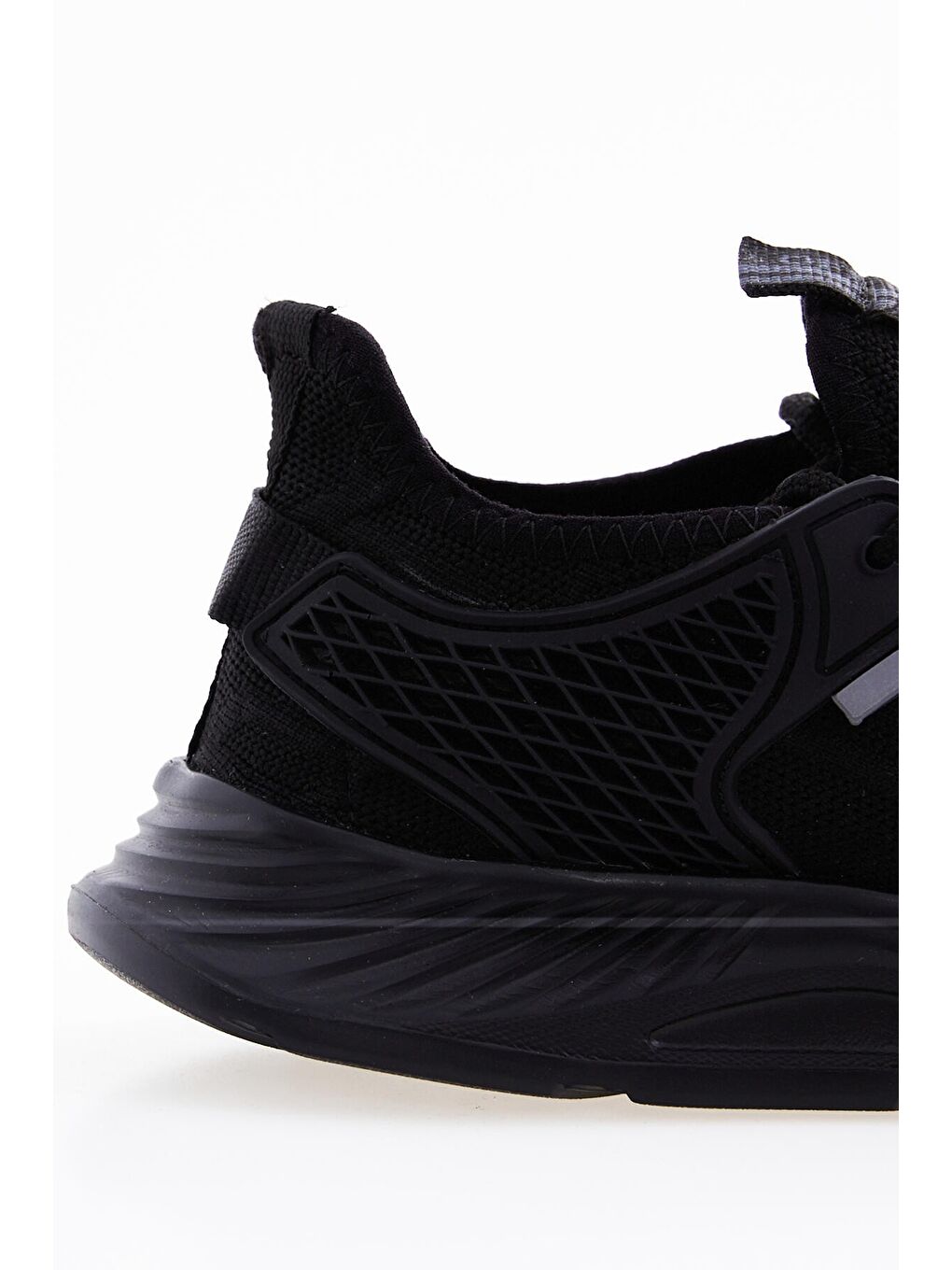 Siyah Bağcıklı Yazı Detaylı Yüksek Taban Erkek Spor Ayakkabı - 89100-3