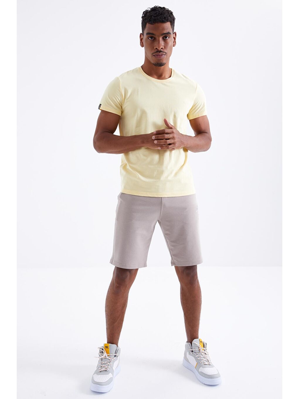 Koyu Bej Bağcıklı Standart Kalıp Basic Erkek Şort - 81212