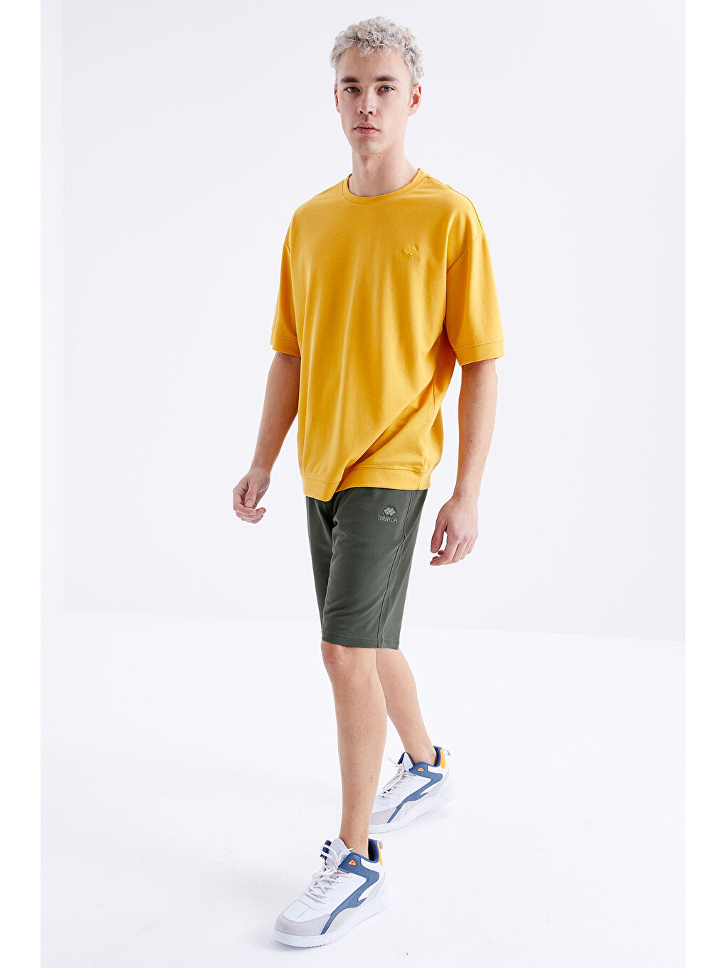 Yeşil Çağla Bağcıklı Standart Kalıp Basic Erkek Şort - 81212-2