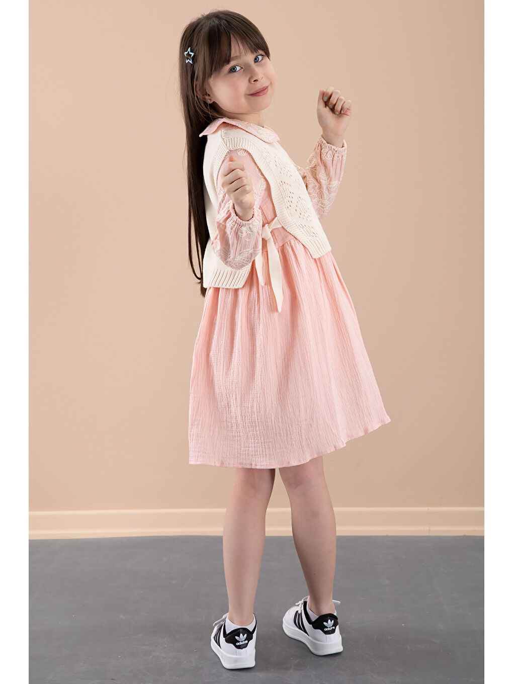 Pembe Somon Çiçek İşlemeli Süveterli Kız Çocuk Müslin Elbise 20480-2