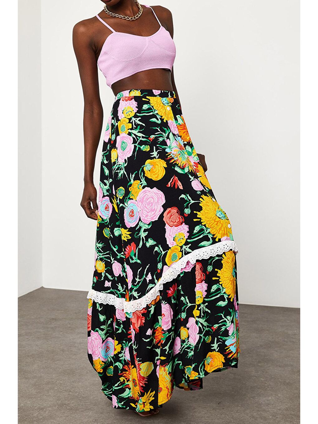 Siyah Çiçek Desenli Güpür Detaylı Etek  2KXK7-45675-02