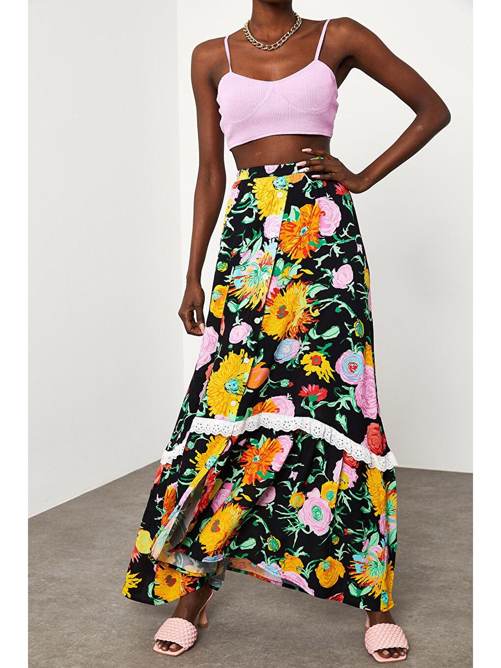 Siyah Çiçek Desenli Güpür Detaylı Etek  2KXK7-45675-02-1