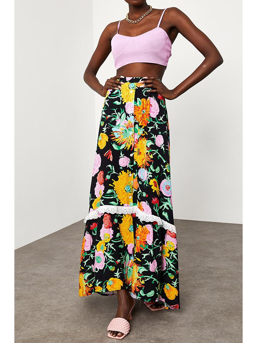 Siyah Çiçek Desenli Güpür Detaylı Etek  2KXK7-45675-02-3