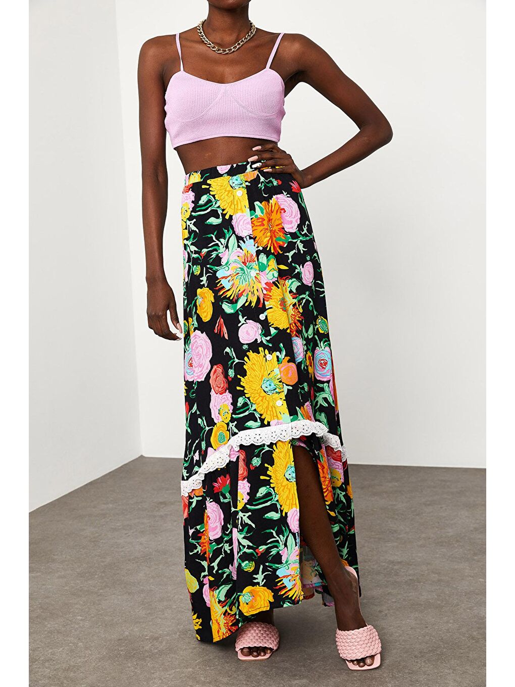 Siyah Çiçek Desenli Güpür Detaylı Etek  2KXK7-45675-02-4