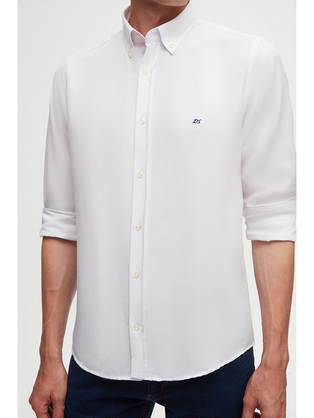 Slim Fit Beyaz Oxford Düğmeli Yaka Kolay Ütülenebilir Nakış Detaylı Pamuklu Gömlek-1