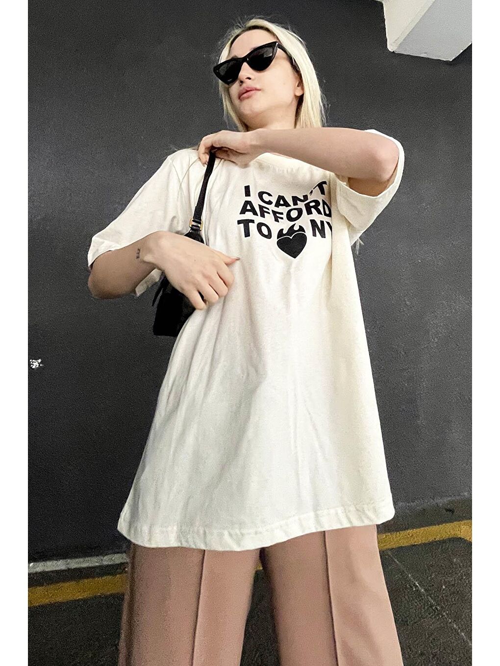 Ekru Baskılı Bisiklet Yaka Kadın Tişört Mg1653-1