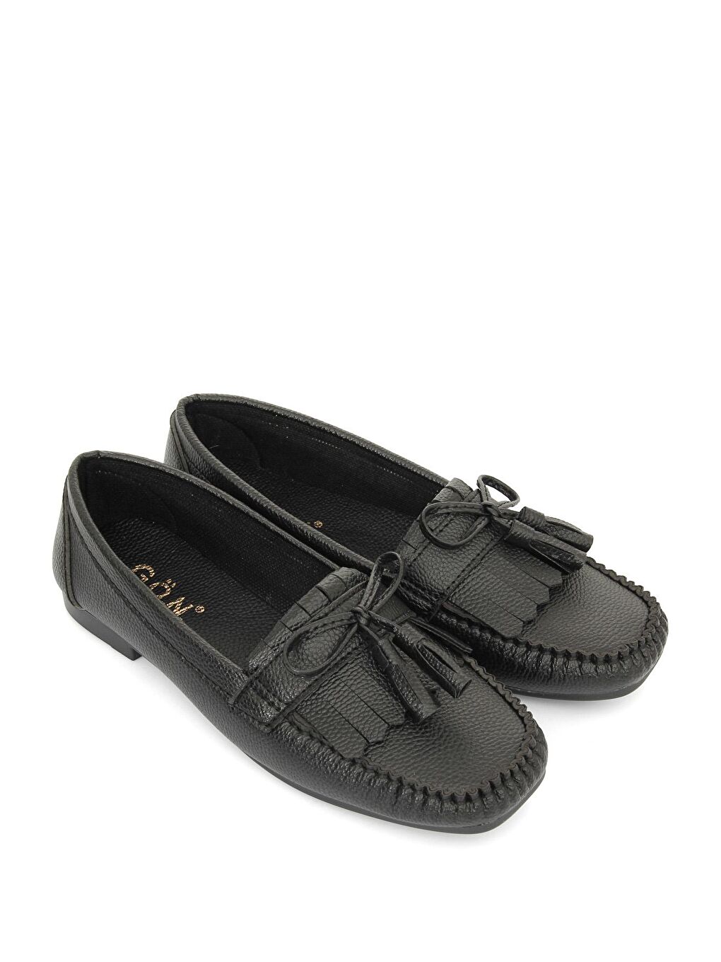 Siyah Küt Burun Düz Taban Saçak Püsküllü Fiyonklu Kadın Babet 36150-1