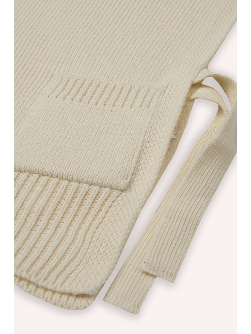 Kız Çocuk Yandan Bağlamalı Ekru Triko-2