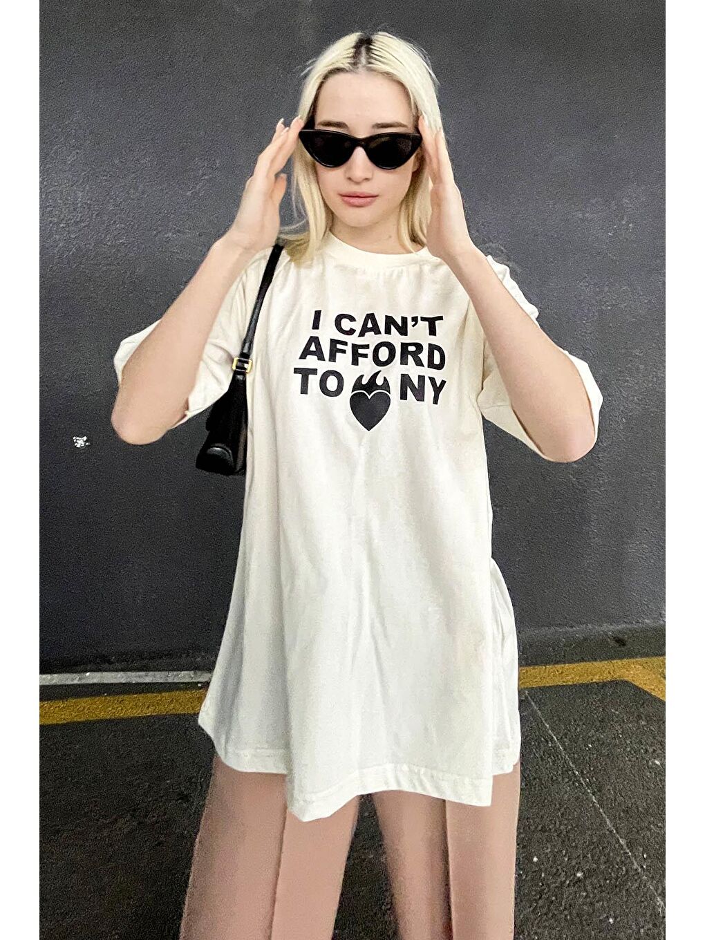 Ekru Baskılı Bisiklet Yaka Kadın Tişört Mg1653-2