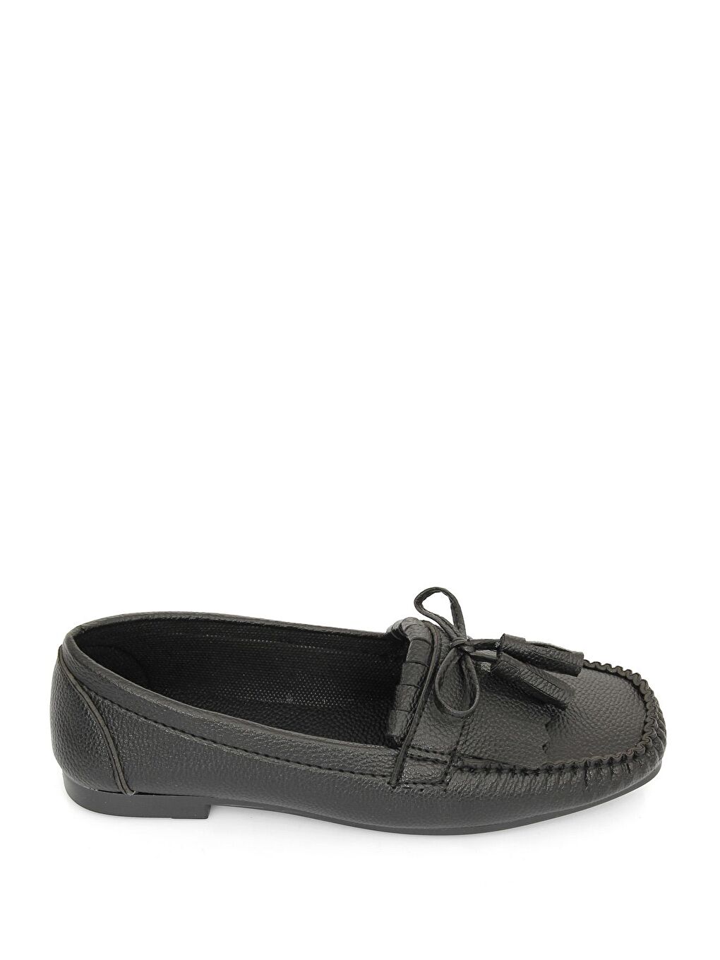 Siyah Küt Burun Düz Taban Saçak Püsküllü Fiyonklu Kadın Babet 36150-3