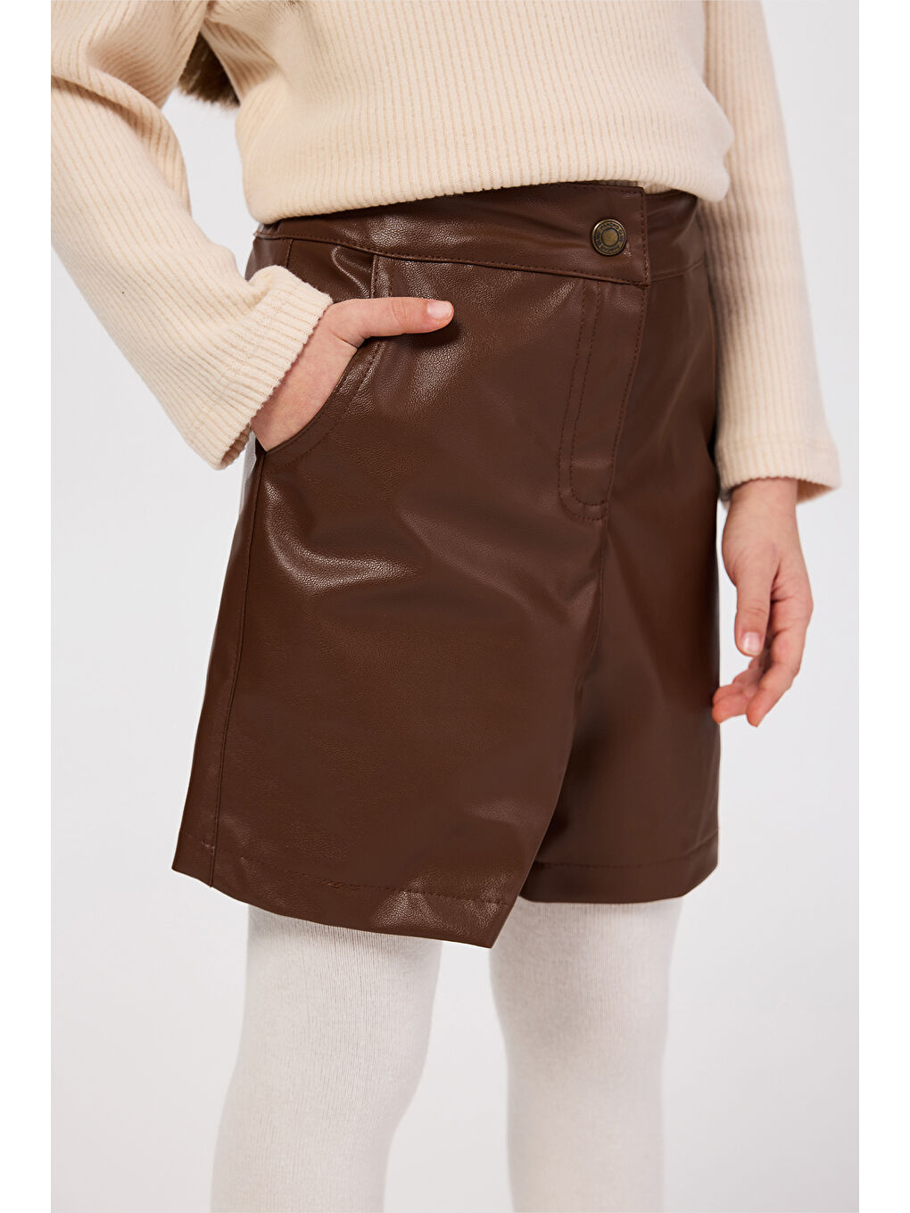 Kahverengi Kız Çocuk Deri Camel Şort-1