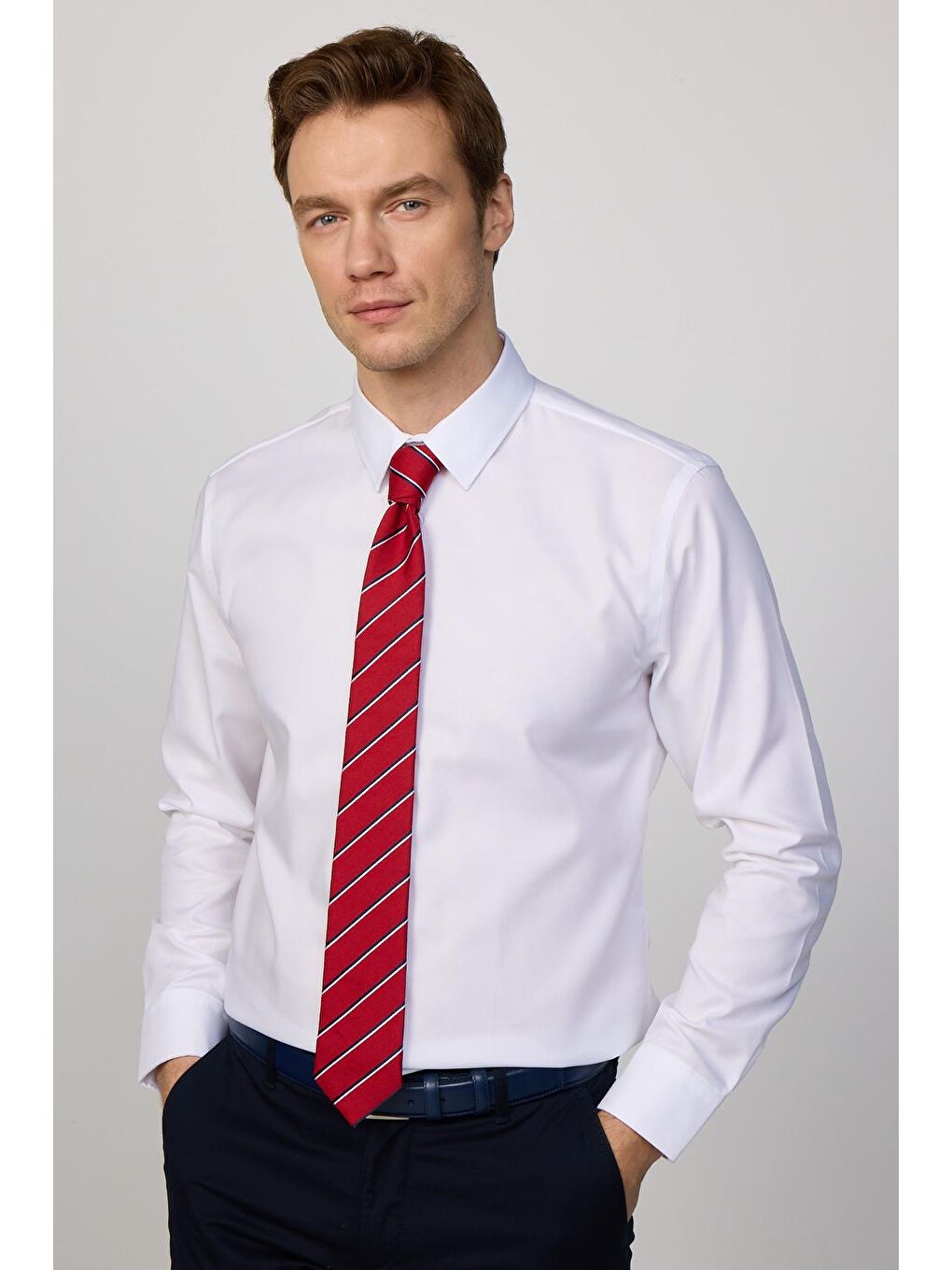 Slim Fit Beyaz Non-Iron %100 Pamuk Ekoteks Belgeli Ütü Gerektirmez Gömlek