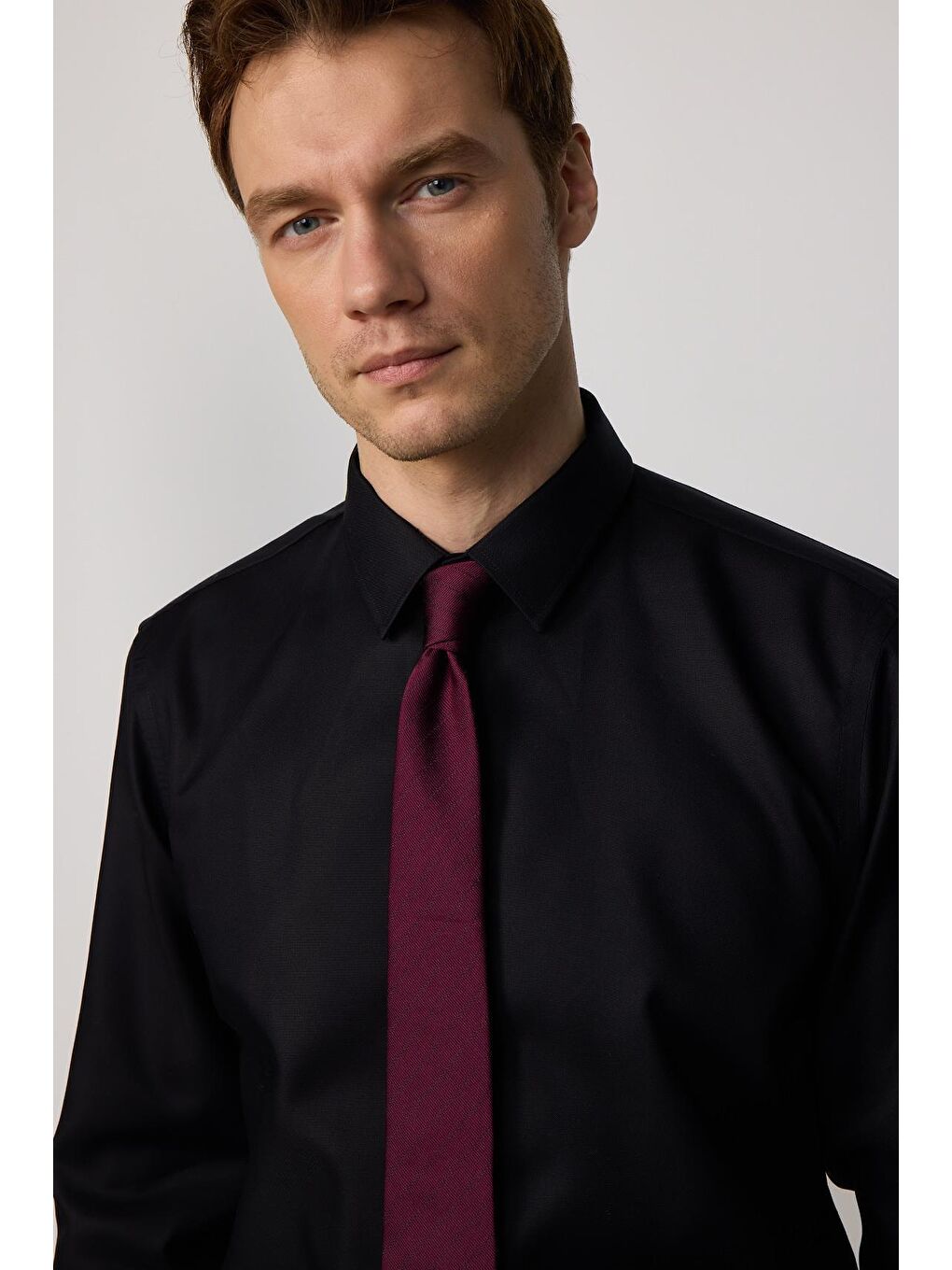 Slim Fit Siyah Non-Iron %100 Pamuk Ekoteks Belgeli Ütü Gerektirmez Gömlek-1