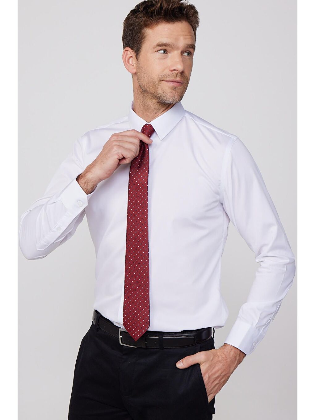 Slim Fit Beyaz Non-Iron %100 Pamuk Ekoteks Belgeli Ütü Gerektirmez Gömlek-2