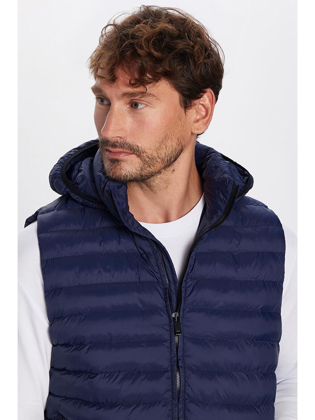 Mavi Erkek Slim Fit Dar Kesim Astarlı Rüzgar Geçirmez Cepli Lacivert Çıkarılabilir Kapüşonlu Şişme Yelek-1