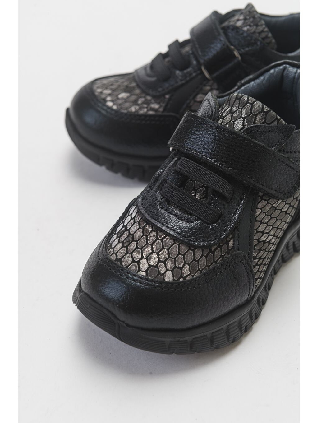 Kız Çocuk Siyah Hakiki Deri Günlük Çocuk Ayakkabı