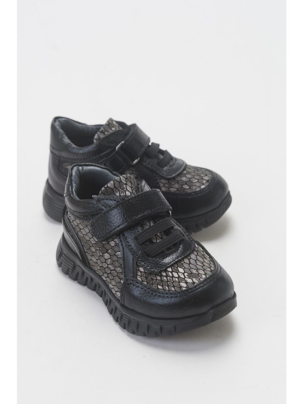 Kız Çocuk Siyah Hakiki Deri Günlük Çocuk Ayakkabı-1