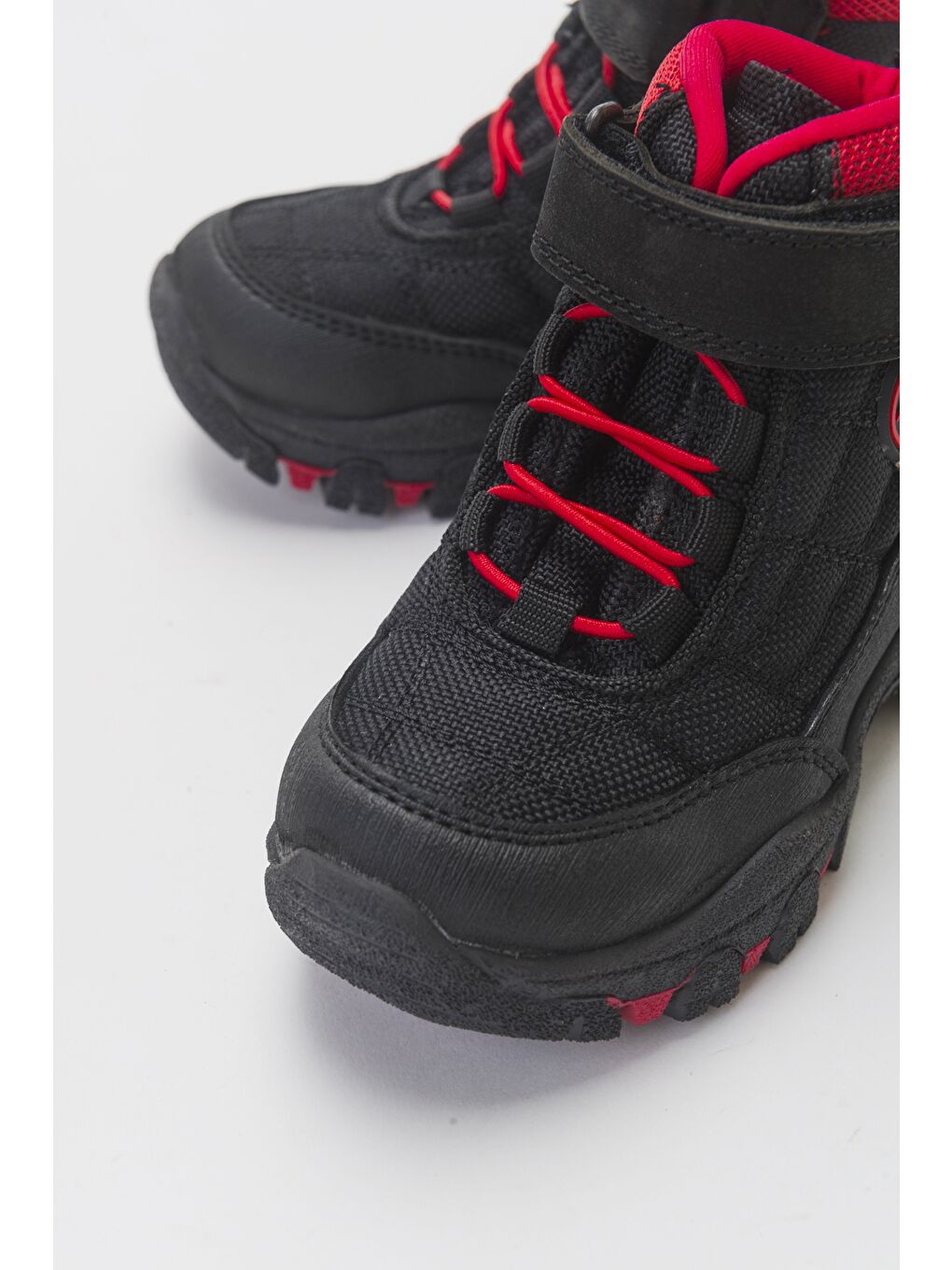 Erkek Çocuk Siyah-Kırmızı Microfiber Trekking Çocuk Bot