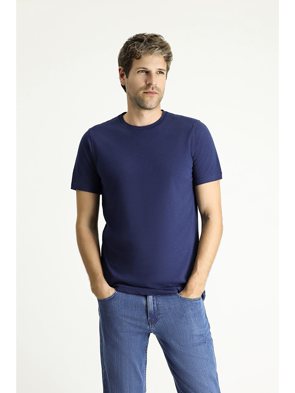 Lacivert Bisiklet Yaka Slim Fit Dar Kesim Keten Karışımlı Tişört-3
