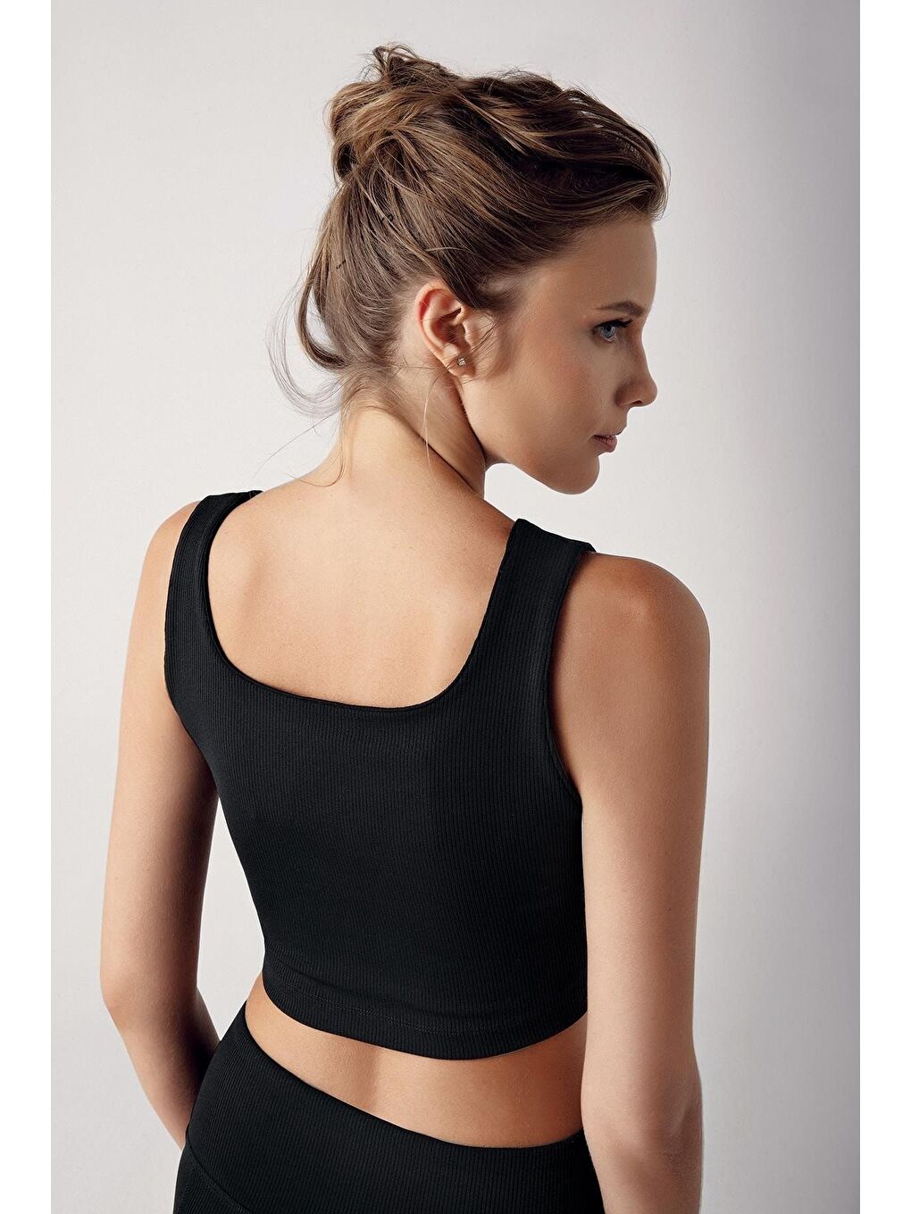 Siyah Kalın Askılı Crop Top Fitilli Spor Büstiyer C02-1