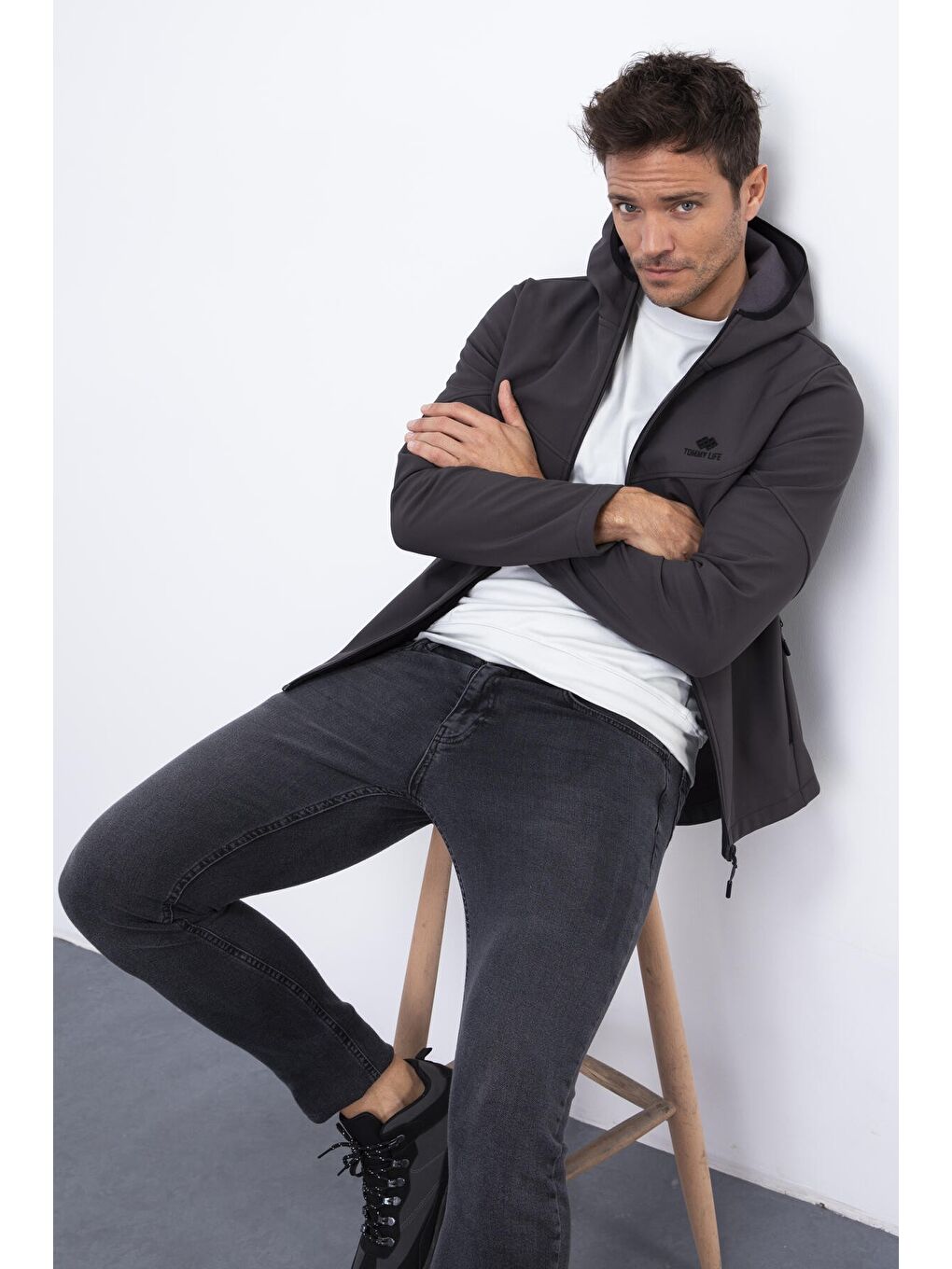 Antrasit Fermuarlı Kapüşonlu Su ve Rüzgar Geçirmez Softshell Erkek Mont - 88051-4