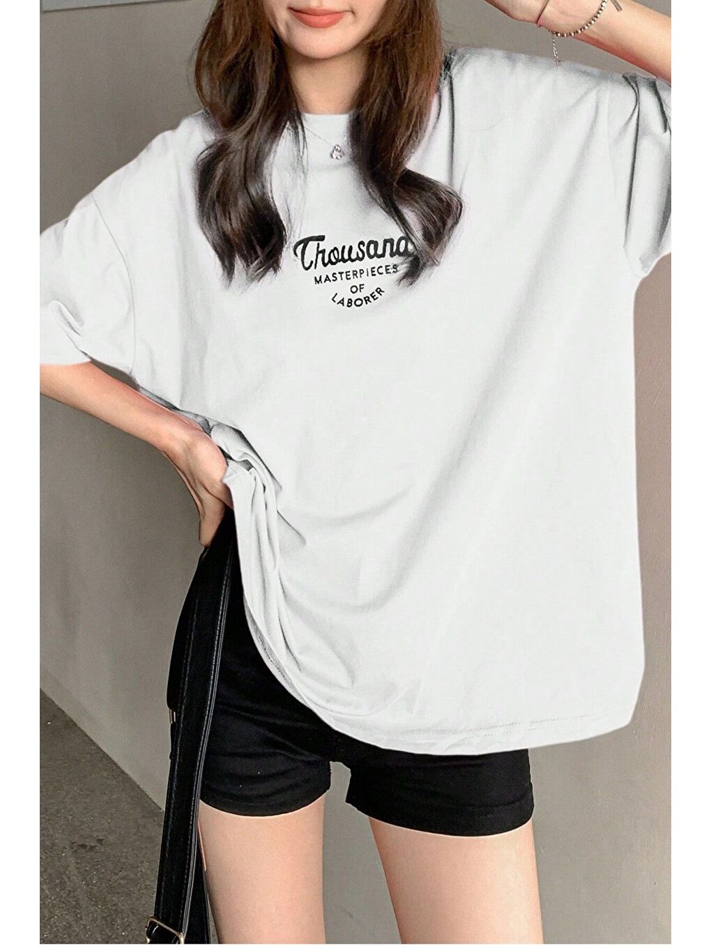 Kadın Beyaz Bisiklet Yaka Thousand Baskılı Oversize T Shirt-3