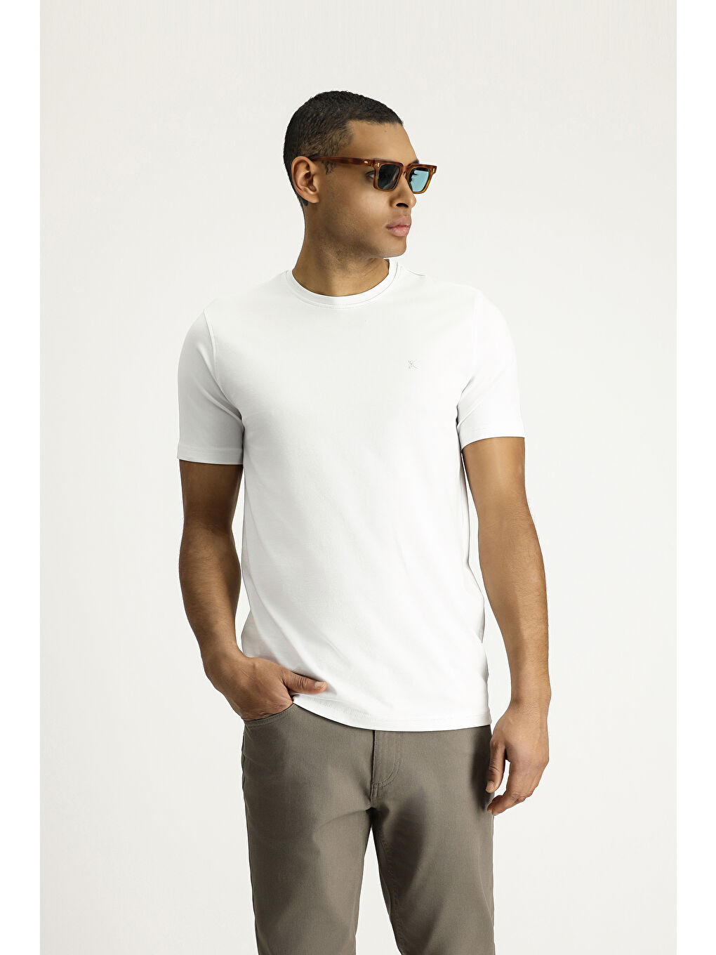 Beyaz Bisiklet Yaka Slim Fit Dar Kesim Süprem Pamuklu Tişört-6