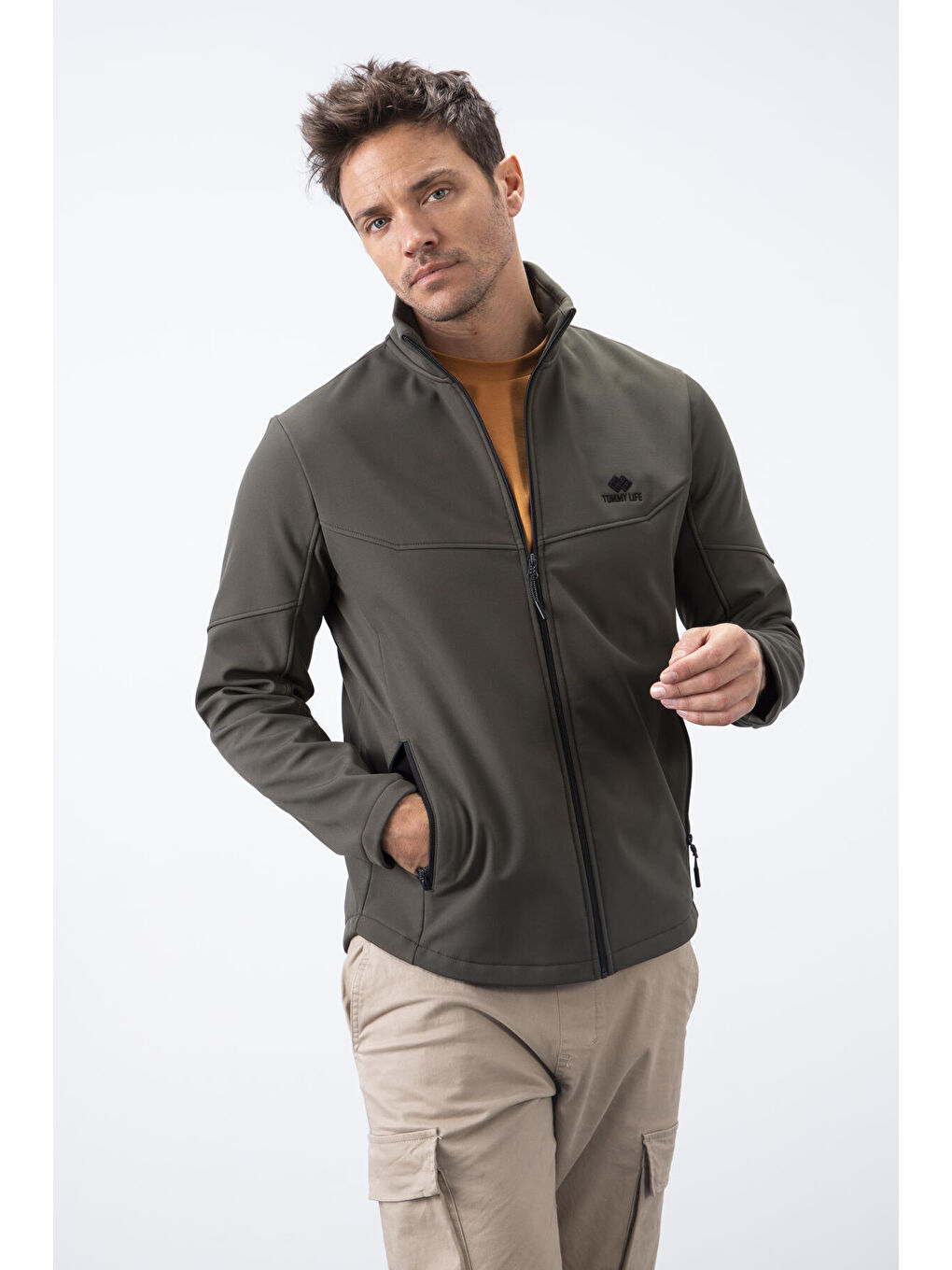 Haki Fermuarlı Dik Yaka Su ve Rüzgar Geçirmez Softshell Erkek Mont - 88050